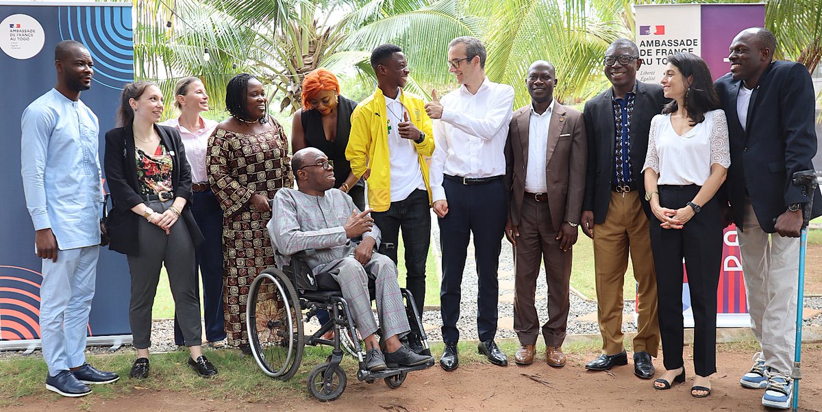 a_favereau's tweet photo. Avec Séverin Kassan Yaoundé futur champion paralympique de saut en hauteur aux JO #Paris2024 pour le 🇹🇬. Bravo à la @FETOSPA_TG et à l'athlète Nana Blakimé pour leur engagement en faveur du #handisport. 🇹🇬🇫🇷 ensemble #miledou @Franceautogo @IFTogo @zolika_bouab #terredejeux https://t.co/tgoDbHyJRX
