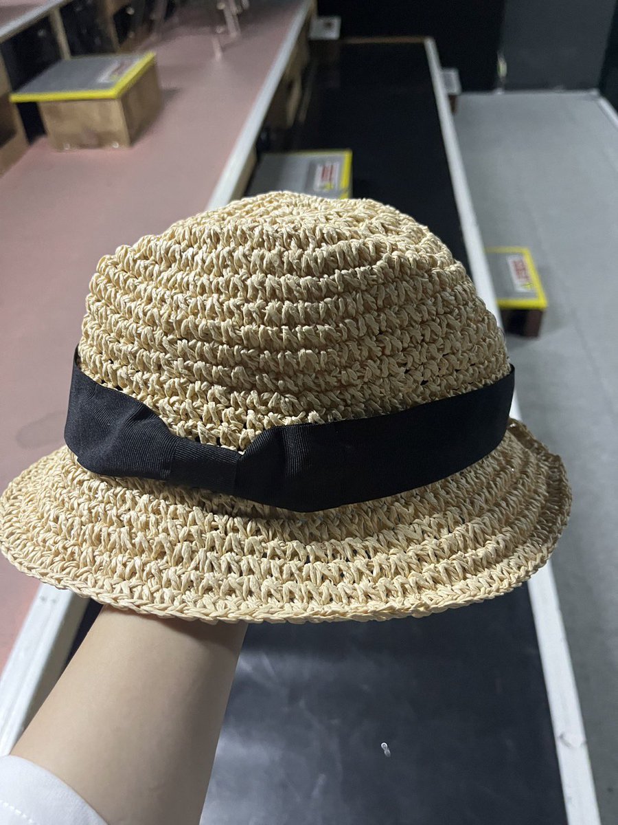 yuhki_ohgaku's tweet photo. 【⚠️忘れ物⚠️】

昨日のワンマンコンサートに起こしくださったお客様で、こちらの帽子をお忘れの方はいらっしゃいませんか？

劇場にてお預かりさせて頂いておりやすのでご一報ください。
 #くみゆうき #ワンマンコンサート #白銀の涙 #レコ発 https://t.co/CvxnEGY2cR