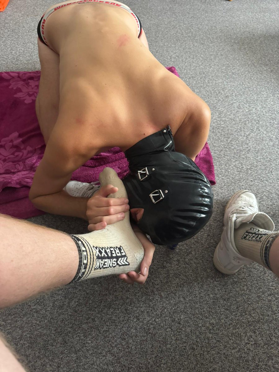 War ein geiles Wochenende 😈😈
Wessen sox darf ich als nächstes Sniffen?
#gay #bareback #fuck #sox