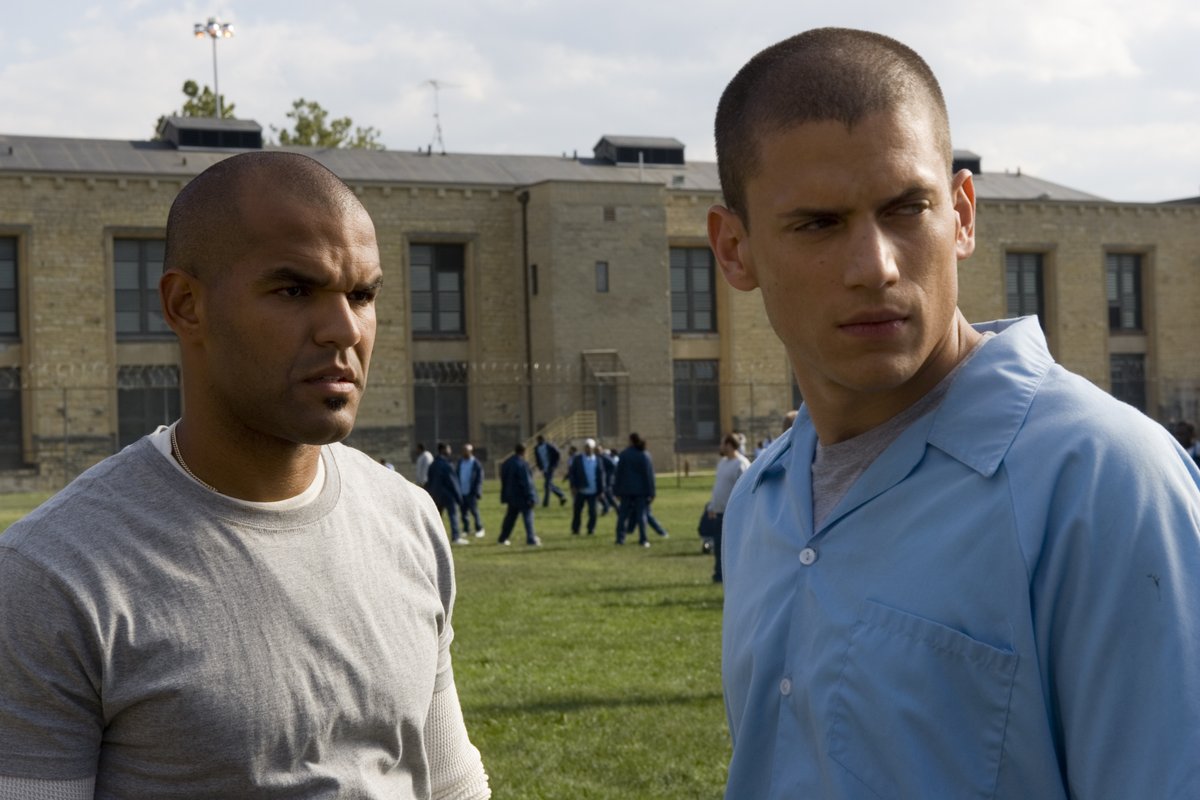 NetflixES's tweet photo. Hora de escapar de la cárcel. 'Prison Break' llega el 4 de septiembre. https://t.co/pASlVsYKil