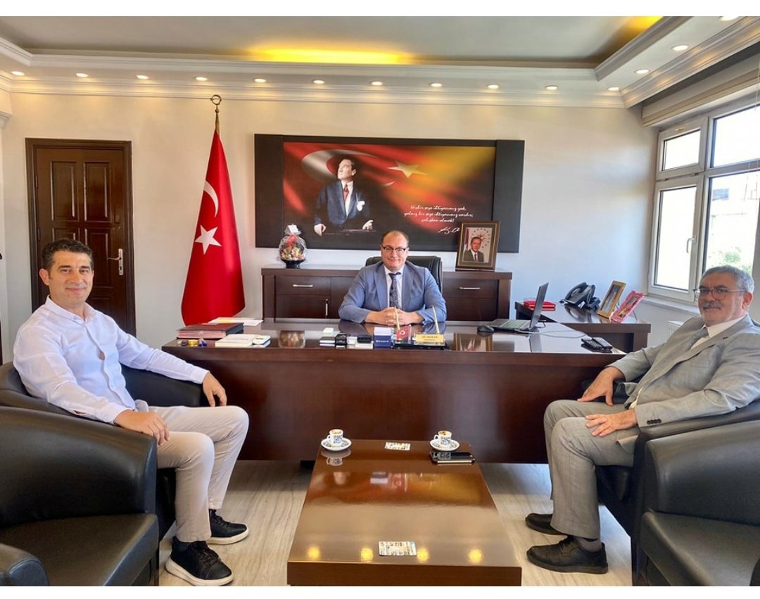 Yüksekokulu Müdürümüz Prof. Dr. İbrahim Hakkı CİĞERCİ ve Uygulamalı Bilimler Fakültesi Dekanı Prof. Dr. Mustafa FİŞNE Bolvadin Kaymakamlığı görevine atanan Kaymakam Ali ARIKAN' a hayırlı olsun ziyaretinde bulundular.

<a href="/kocatepeuniv/">Afyon Kocatepe Üniversitesi</a> <a href="/Karakas1969/">Mehmet Karakaş</a> <a href="/TC_Bolvadin/">BolvadinKaymakamlığı</a>