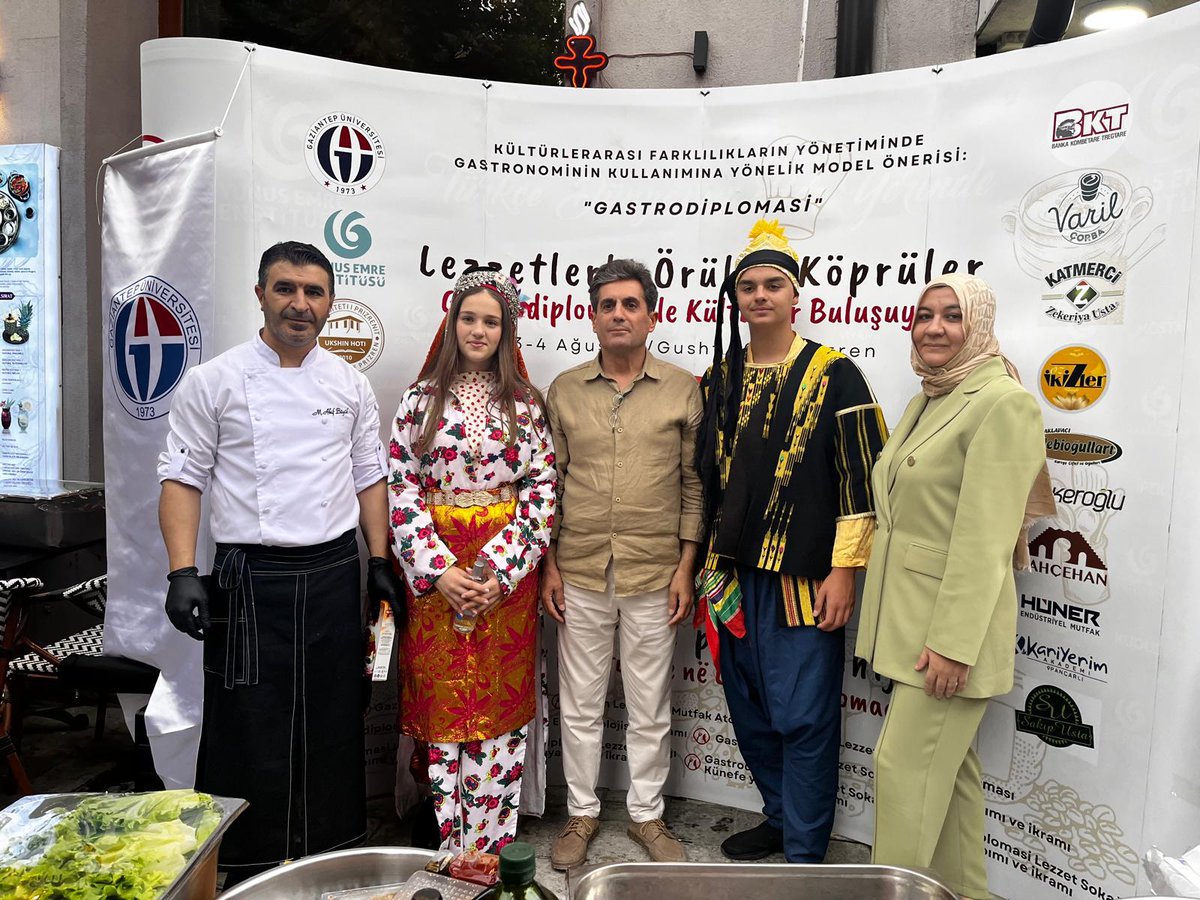 TÜRKİYE’DEN KOSOVA’YA LEZZETLERLE KÜLTÜREL KÖPRÜLER KURULDU 🍲👨‍🍳

🔗habermerkezi.gantep.edu.tr/?p=73977

<a href="/gaunturizm/">GAÜN Turizm Fakültesi</a> <a href="/Erdalbay79/">Erdal BAY</a> <a href="/yeeorgtr/">Yunus Emre Enstitüsü</a>

#Gaziantep #GaziantepÜniversitesi #Gastronomi