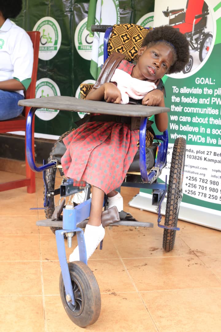 Feeble_Care_Ug's tweet image. A wheelchair reduces the load on family &amp;amp; gives independence.This mother was relieved from carrying her 10 yr old all the time since we donated a wheelchair at Feeble Care offices in Bulindi, Hoima Dst
#AdvocacyForInclusion
#GiftofMobility 
#LeaveNoOneBehind