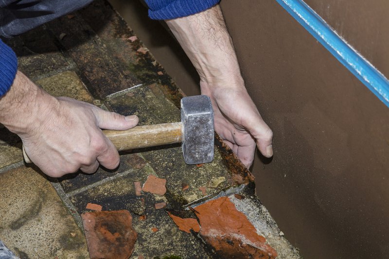 Wasserschaden weil Abfluss des Balkons, Terrasse der Wohnung verstopft oder nicht ausreichend ist #Mietrecht #Wohnen promietrecht.de/Mangel/einzeln…