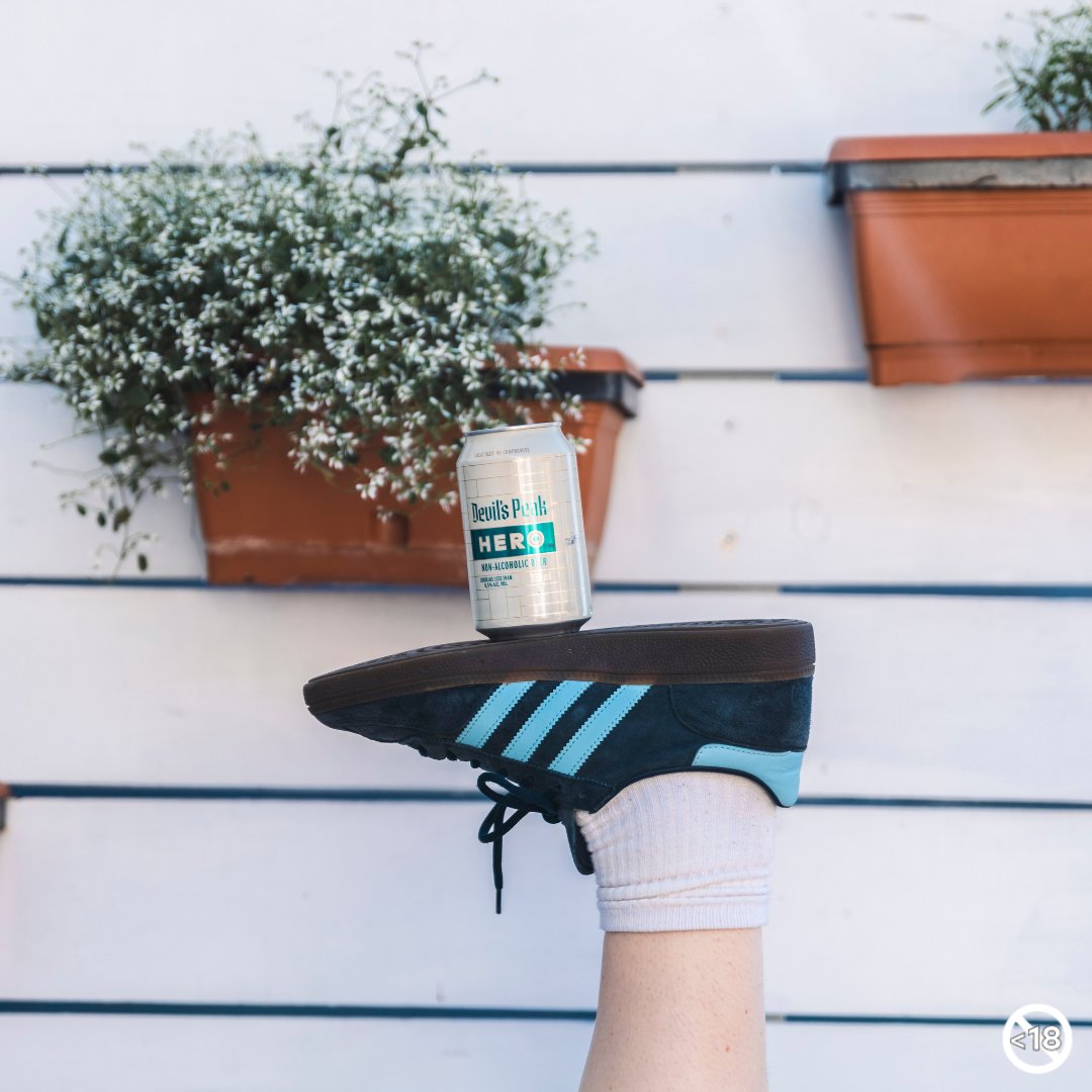 DevilsPeakBeer's tweet image. It's all about that balanced life! ✨
Enjoy the flavour without the buzz with non-alc beer that's BEER! 🍻
#Devilspeakhero #hero #nonalcbeer