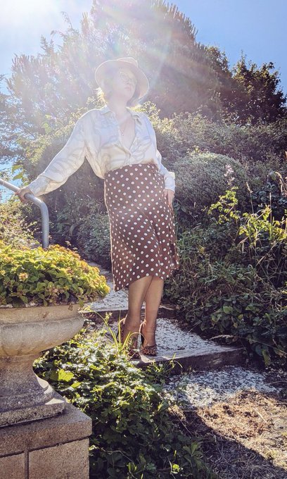 ☀️ https://t.co/iGS0VRagZi<a href="/tag/throne"class="tags"><span>#throne</span></a><a href="/tag/wishlist"class="tags"><span>#wishlist</span></a>