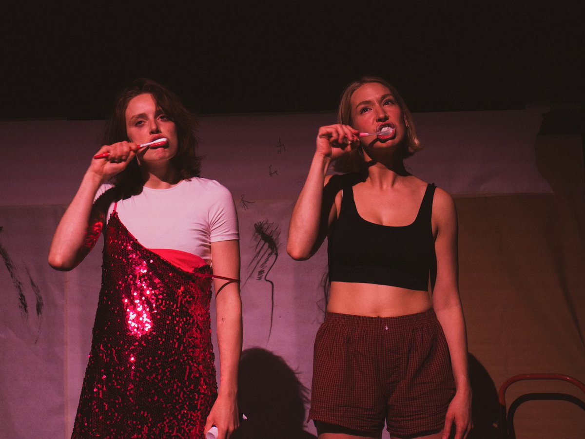 2 for 1 tickets today for our award-winning show Knives and Forks 🎫

And a RELAXED performance today 💪

🌟🌟🌟🌟🌟

tickets.edfringe.com/whats-on/knive…

#edfringe2024 #Neurodivergent #fringe #theatre #knivesandforksplay