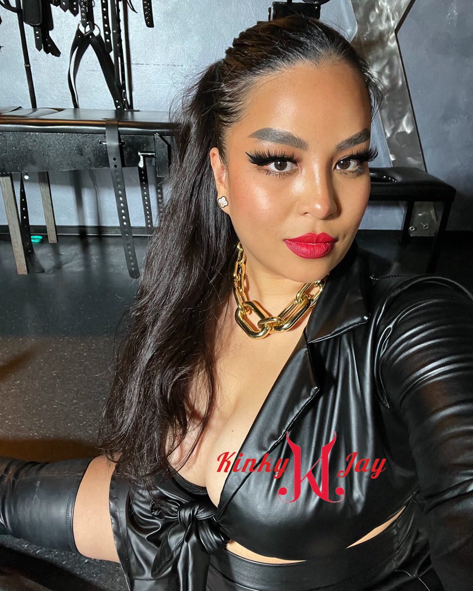 Kinkyjayx1's tweet photo. I’m back from 🇮🇹 vacation and now I’m taking you on a journey into my world again! 🖤✨ https://t.co/VQi4lRlG7Q