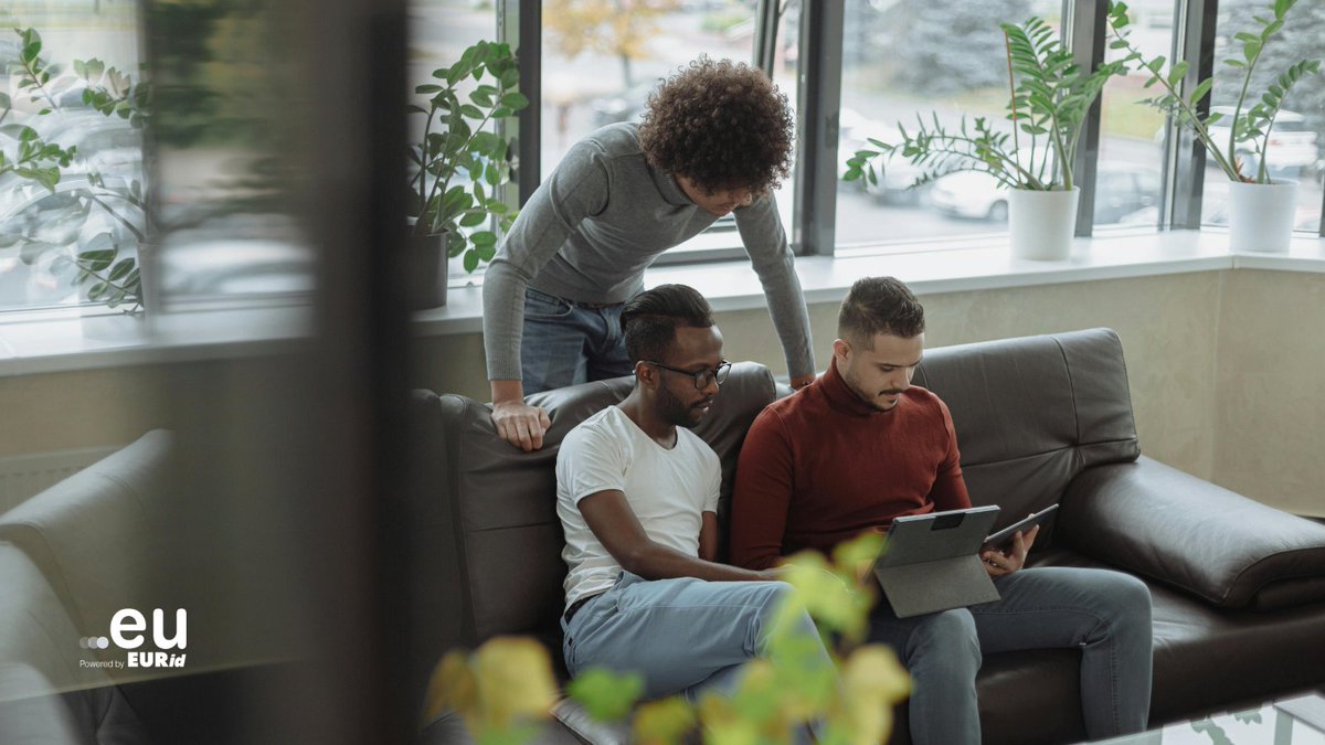 domaindiscount24 tweet media