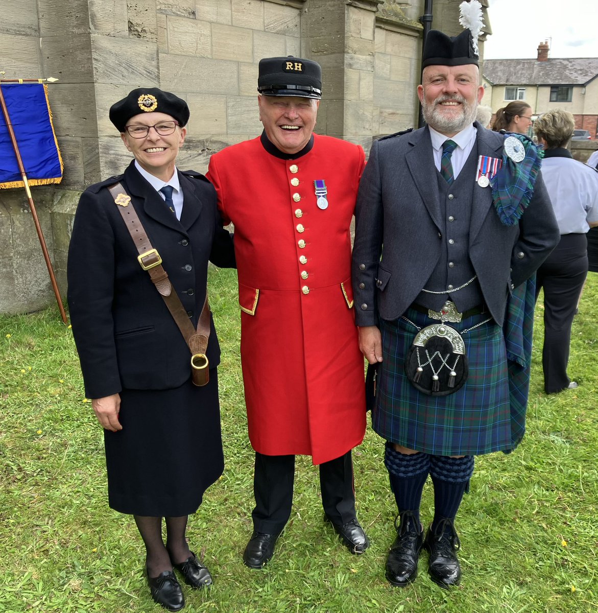 trudydavies1964's tweet photo. #Hereford for a @SSAFA the Armed Forces charity concert &amp; Service of Remembrance.
We will remember them 🌺
St Martin's Church, Hereford
#RBLWS #RBL @PoppyLegion 
#StandardBearer https://t.co/9aINO9yIFz