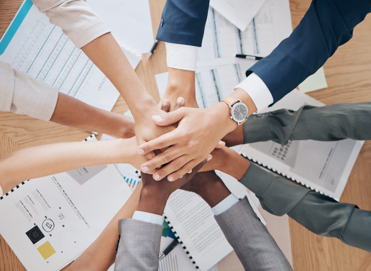 Am 26.9.24 startet unsere Arbeitsgemeinschaft Assistenz in ihre neue Jahresreihe. Sie hilft den Teilnehmenden, Kenntnisse für eine moderne Assistenz auf-/auszubauen &amp; ihren Außenauftritt zu stärken. Melden Sie sich an! #BeruflicheFortbildung #KMUHessen➡️bit.ly/4dtO96C