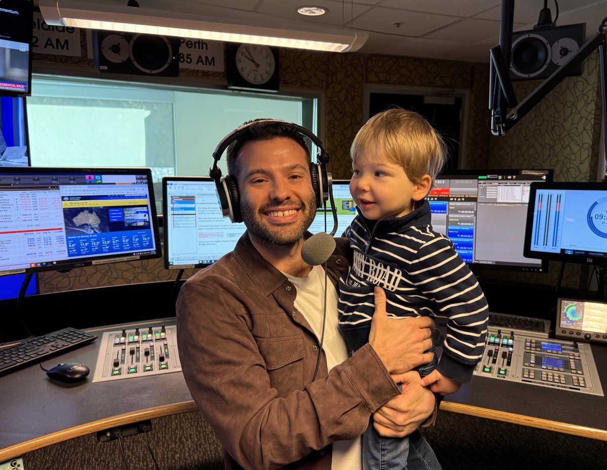 ThomasOriti's tweet photo. Meet Lachie. Every morning, this little man wakes up to his dose of news and analysis on ABC NewsRadio*. Be like Lachie… join us 6am-10am AEST and we’ll keep you up to date: on your radio, digital radio and on the ABC Listen App. @abcnews (*presenter possibly Lachie’s daddy 🙂) https://t.co/lt5DoQ6AJF