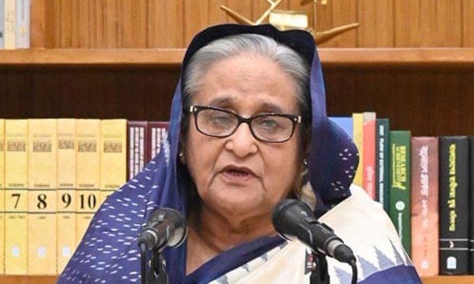 দেশ ছাড়লেন শেখ হাসিনা