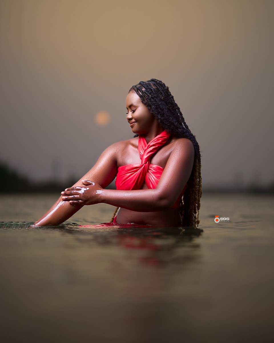 5gsMedia's tweet photo. Taking an image, freezing a moment, reveals how rich reality truly is. Have you booked a session with us?
Book now August Promo, call/whatsapp 0535416203
#august #augustpromo #augustpromotion #explorepage #explore #picoftheday #photooftheday #canon #godox #canonr #sigma85mmart https://t.co/da5iJMXM8W
