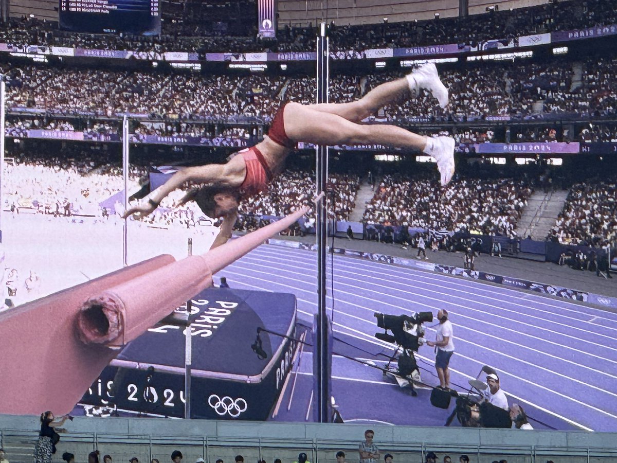 Devin_Heroux's tweet photo. 🇨🇦ALYSHA NEWMAN IS SOARING

She’s easily over 4.55m and had A LOT of room to spare.

Newman has had a brilliant season this far and looks like a podium threat right now folks. https://t.co/f9v8B7JwDm