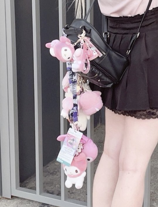 When I see my bf he always gives me a my melody plushie charm....

my backpack rn