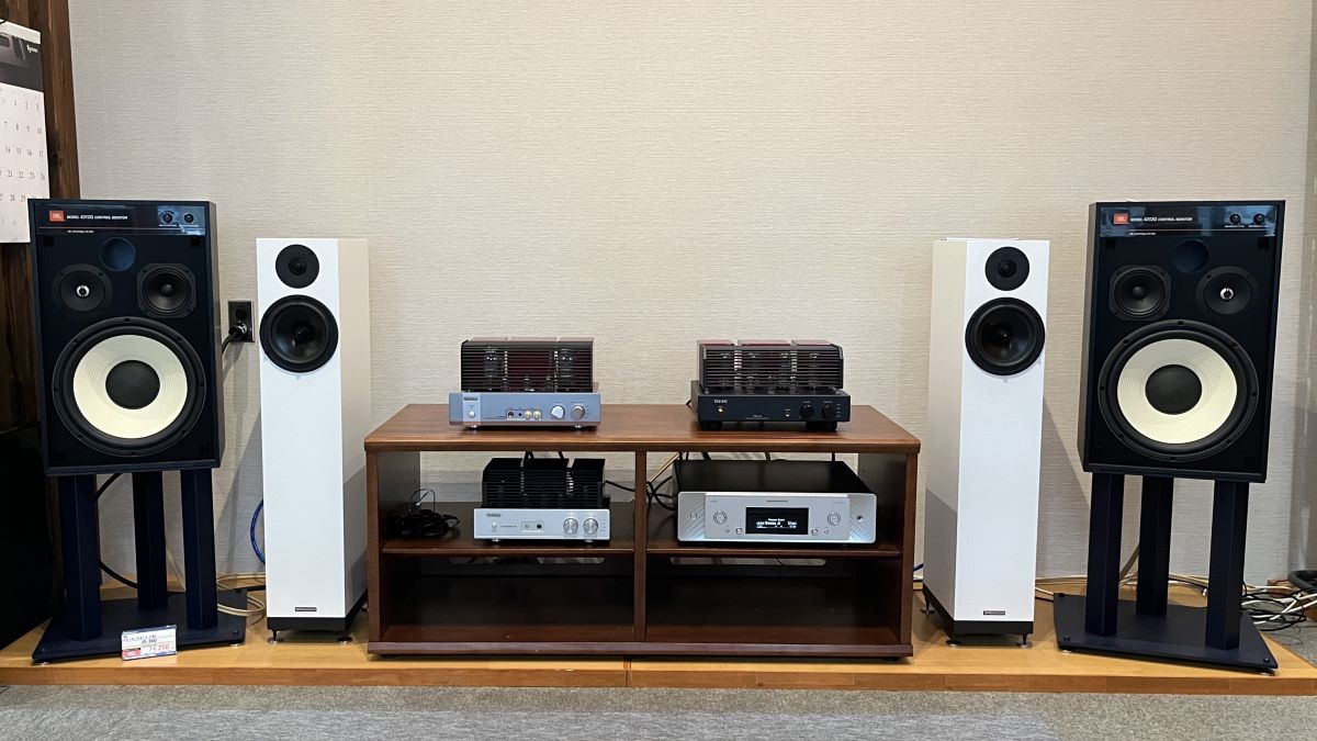 Yokkaichimusen's tweet image. 昨日のトライオード製品試聴会、大盛況のうちに終わりました。
ご参加いただいたお客様ありがとうございました。
機材を色々と移動したので模様替え。
新製品の真空管アンプ「TRS-34」（写真右上）をしばらく展示しております。
EL-34の真空管の音色聴きに来てくださいね。

#TRIODE #真空管アンプ