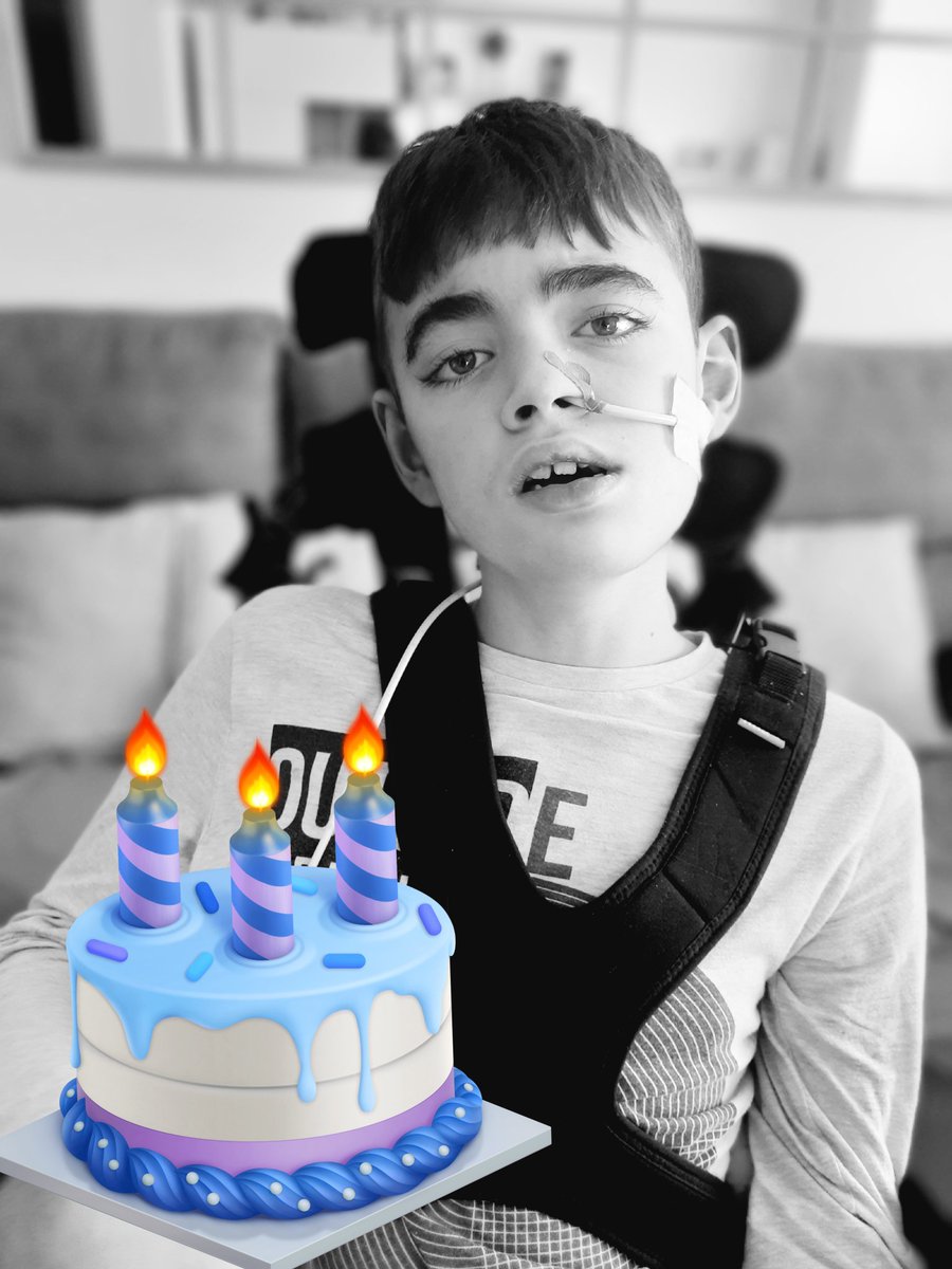 Hoy me he despertado llorando porque no he podido ir a tu habitación a cantarte el cumpleaños feliz.
Hoy no podremos ayudarte a soplar las velas para pedir nuestro deseo como lo hacíamos siempre.
Hoy celebrarás tu 14 cumpleaños allá donde estés, pero