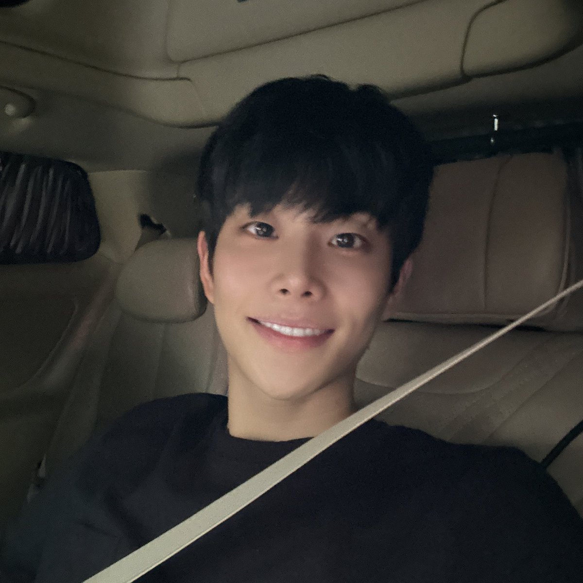 내일 산하 앨범 나오는구나!!!!🐣
많관부💜
글쓴이 엠응원
#가보자구 #달려!!!!