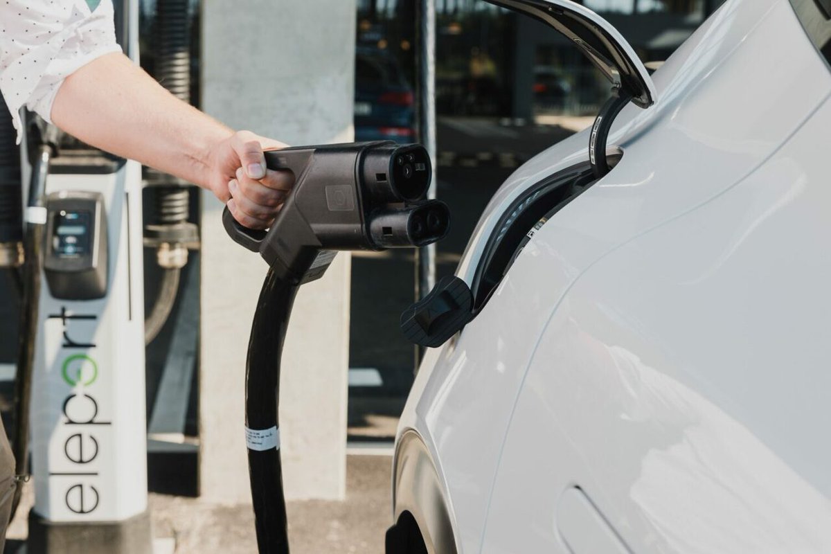 kursorslv's tweet photo. Mobilly lietotnē tagad pieejamas arī “Eleport” elektroauto uzlādes stacijas https://t.co/E90jM1hR0g https://t.co/nOEmb8JJgB