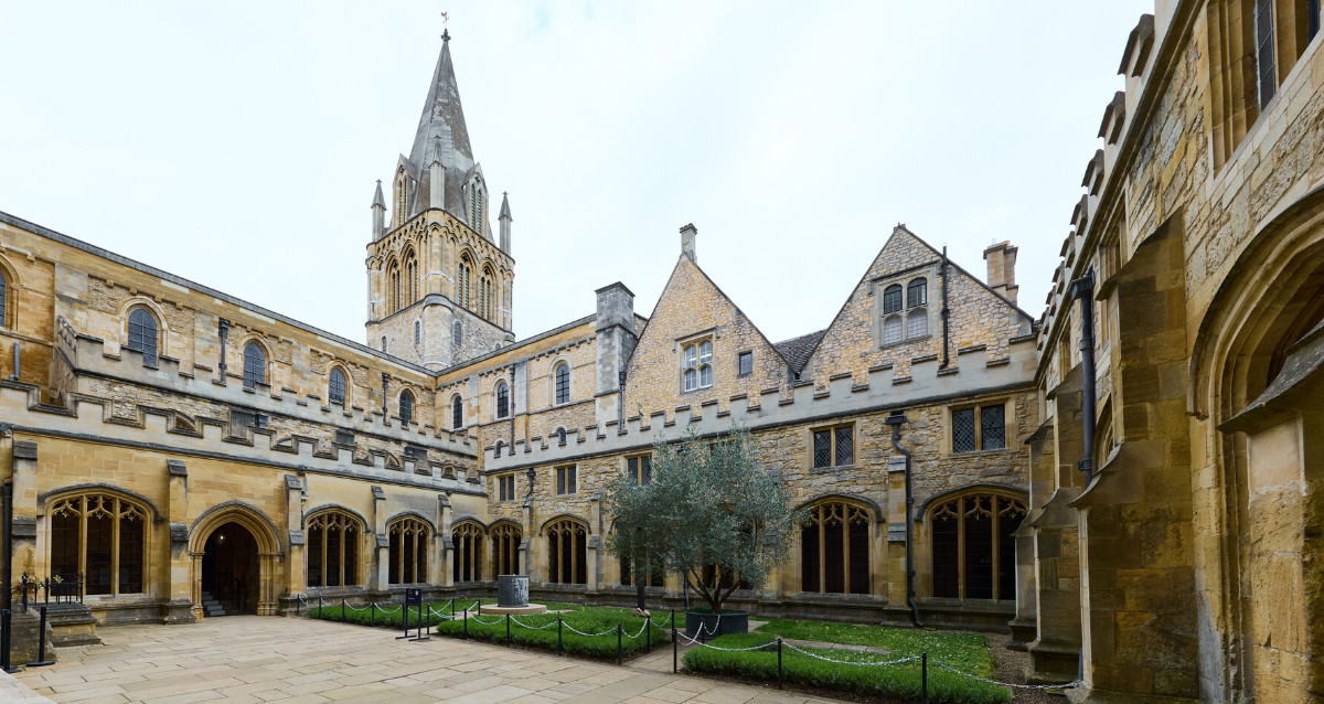 Join our team! As the Cathedral's Administrative and Liturgy Assistant, you’ll play a crucial role in facilitating our daily worship and operations. 

Apply by midday on Monday August 19th: chch.ox.ac.uk/vacancies/admi…
