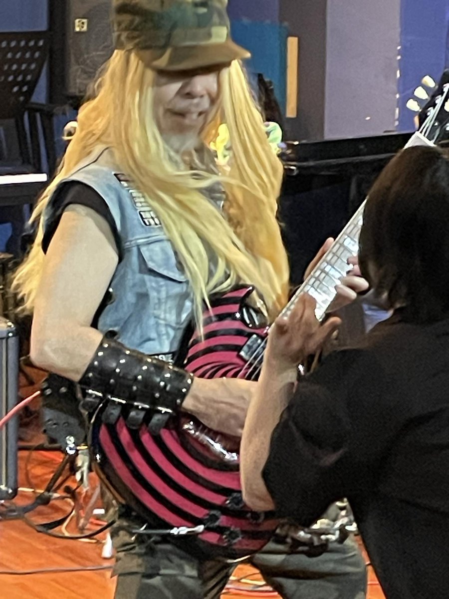 PinkOzzienz's tweet photo. 香椎LiveCafe Erick　Rock On Fire 大変大変熱いライブになりました
ご来場の皆様　酷暑の中　有難うございました📷
対バンの皆様も熱い熱い演奏有難うございました
香椎エリックさんも有難うございました📷
#Ozzy #OzzyOsbourne #Zakk #GeneSimmons #炎い #暑い #重低音 #香椎 https://t.co/wYtEyZfaKd