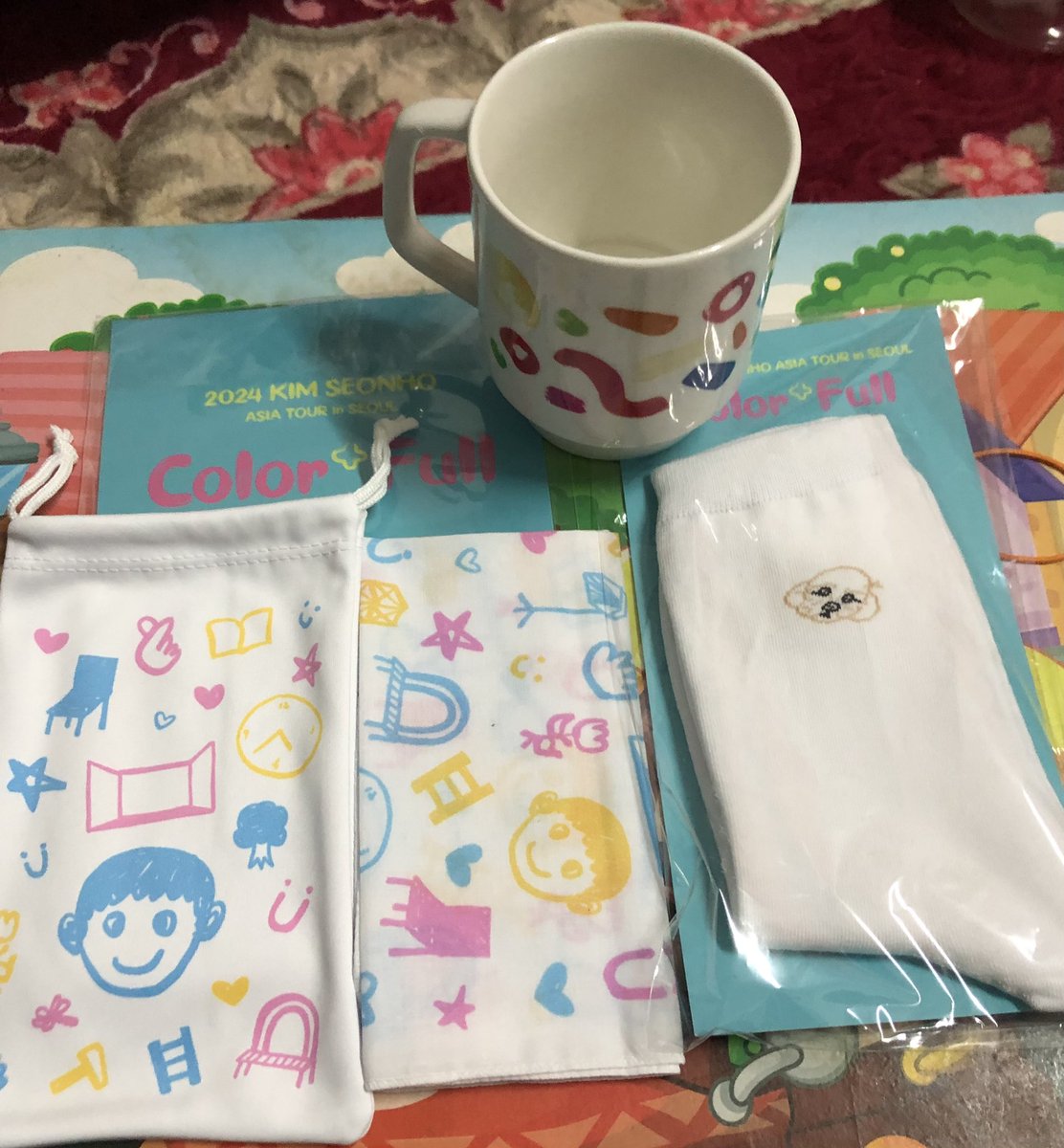 NorZalinaLynn's tweet photo. Baru terima. Lambat dapat sebab tunggu PS ambil sendiri merchandise ni di π°π·.π₯°
#KimSeonHoSeoulFM
#ColorFull2024 https://t.co/y4Hw9USJx4