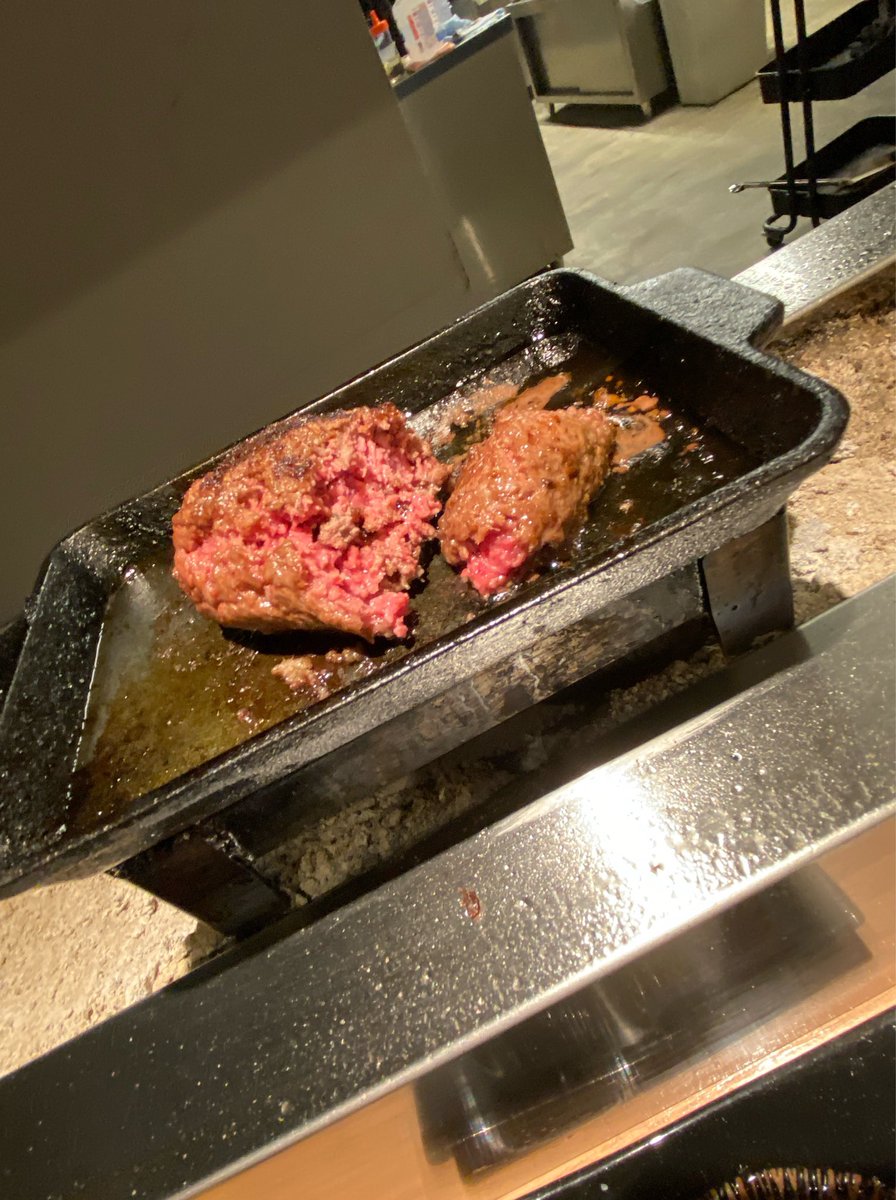 sakura6347's tweet photo. 結婚記念日でニクノトモシビ行ってきた
#牛タンハンバーグ
#和牛ハンバーグ
#ニクノトモシビ https://t.co/pInht54Yp7