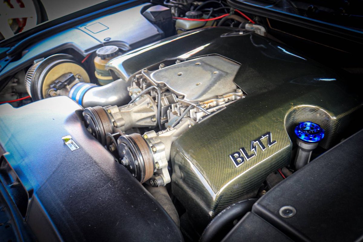 HDZP9rmCZPLCAEY's tweet image. スーパー猛暑とゲリラ豪雨の繰り返しで洗車してもウォータースポットだらけで😭😭😭
達磨屋の拓さんと仲間のお陰でヌルテカ復活🤣🤣🤣
冷たい飲み物とガリガリ君ありがとう😁😁😁
#達磨屋
#30CELSIOR
#vipcar