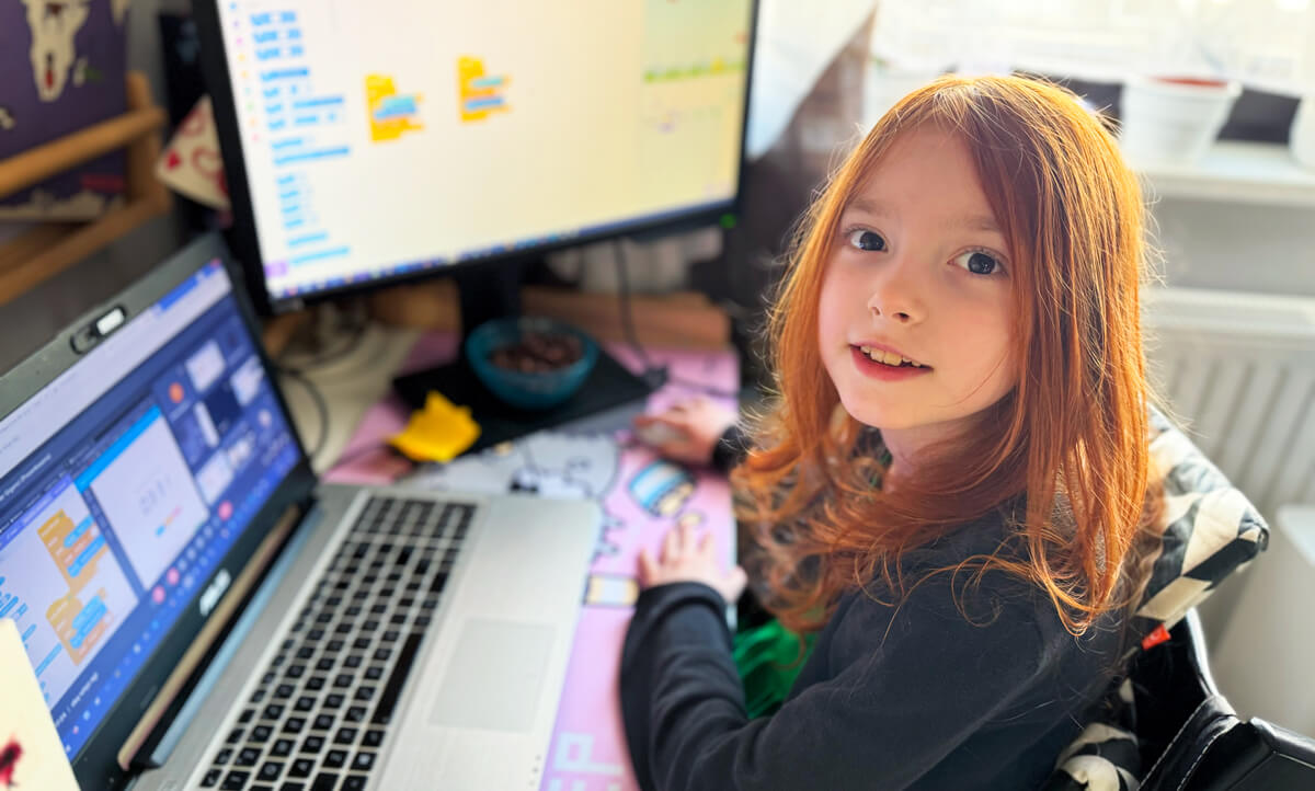 TataDeveloper's tweet image. Kilka miesięcy temu zaczęliśmy kurs online u @GiganciProgram wprowadzający do @scratch, który z racji przerwy wakacyjnej można już wstępnie podsumować.

tatadeveloper.end3r.com/post/giganci-p…

#Programowanie #Giganci #Scratch