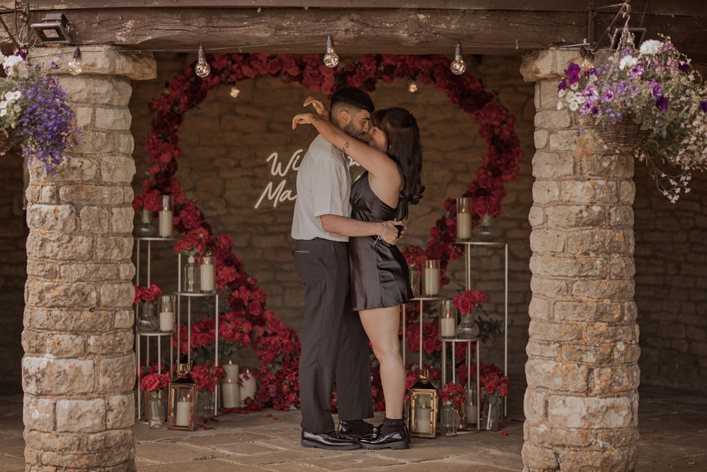 TheCotswoldPro1's tweet photo. It was a pleasure to plan Sean's proposal to Aimee - we are beyond happy that he got the "yes!" he had been hoping for🥰 🌹

Venue: @CourtStonehouse 🍃
Photography: Chantelle Shepherd Photography 📷

#cotswolds #engaged #bridetobe #shesaidyes #proposalideas #hebenttheknee https://t.co/4kmw6vAo7i