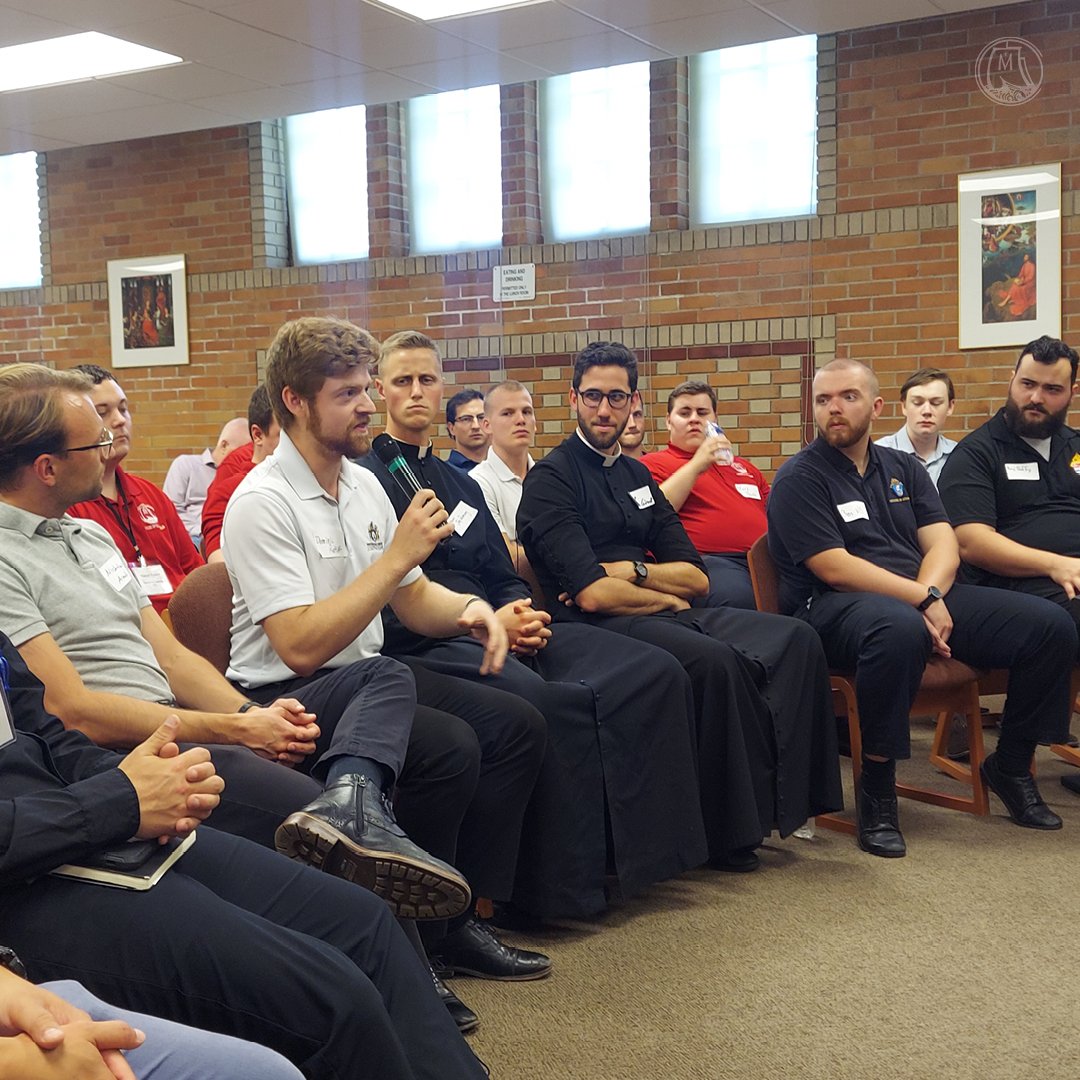 cbuscatholic's tweet photo. Tune into @StGabrielRadio today at 7 am and 4 pm to hear a recent Seminarian Roundtable with Bishop Earl K. Fernandes!
Photos used courtesy of St. Gabriel Radio.
#stgabrielradio #am820 #vocations #BishopFernandes #ColumbusCatholic https://t.co/bVWiNR6Gbf