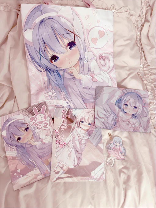新刊セットの実際の写真 バッグはとても丈夫で肩がけもできちゃいます!
