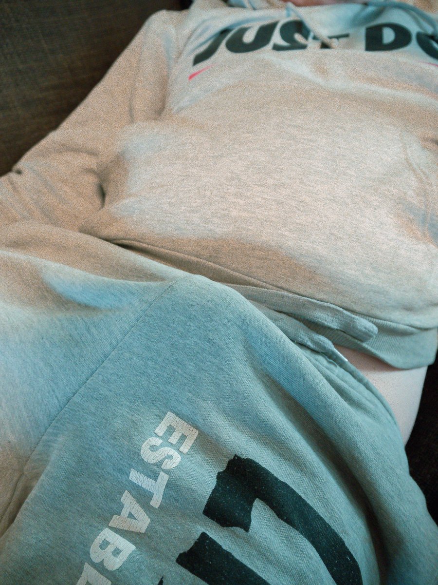 norgaycouple's tweet photo. he's so hot in sweatpants😈

#sweatpants #hotguy #cock #dick #gay #gaydick #gayporn https://t.co/WWwyYD8Z9i