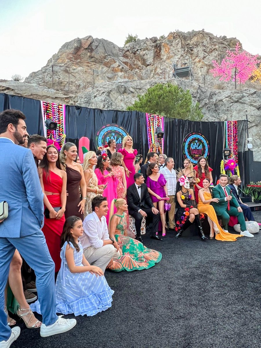Carlos Latre (@carlos_latre) on Twitter photo Feliz después de lo vivido anoche en Starlite Gala <a href="/StarliteGala/">Starlite Foundation</a> siempre es un placer presentar este gran evento solidario y más este verano que celebramos sus 15 años 🎂
Noche de emociones, sorpresas y muchas risas rodeado de grandes personalidades de todas las disciplinas. Feliz después de lo vivido anoche en Starlite Gala <a href="/StarliteGala/">Starlite Foundation</a> siempre es un placer presentar este gran evento solidario y más este verano que celebramos sus 15 años 🎂
Noche de emociones, sorpresas y muchas risas rodeado de grandes personalidades de todas las disciplinas.