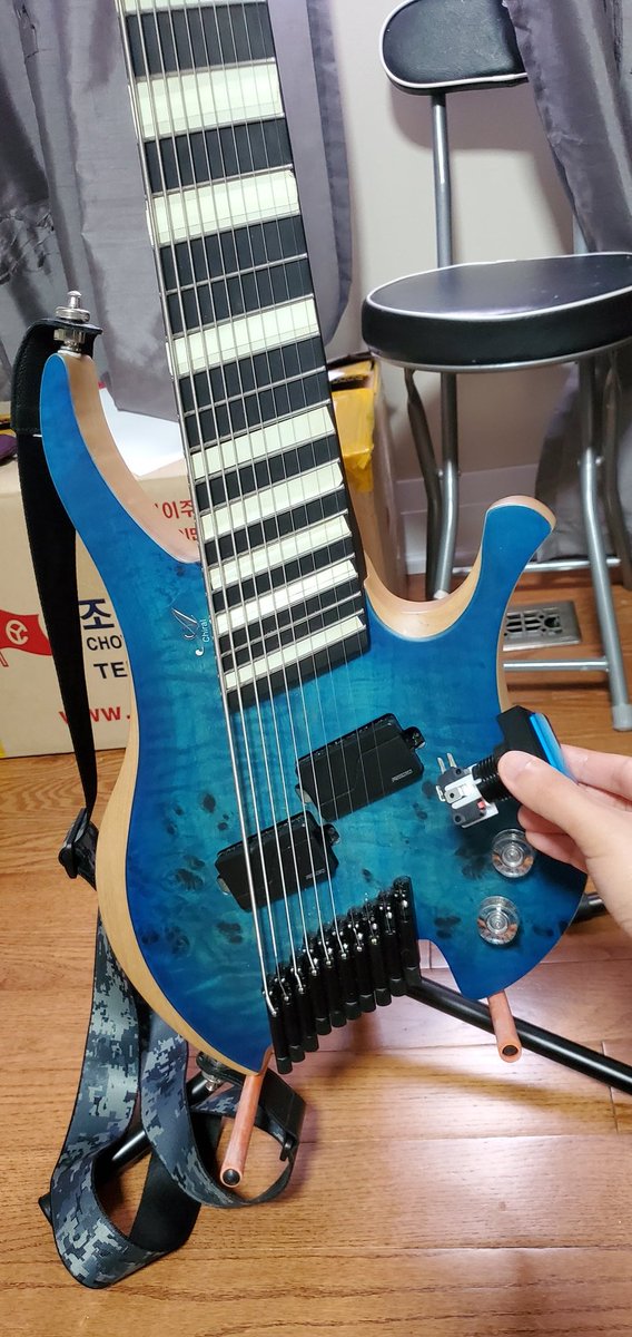 WintermintP's tweet photo. Imagine having to install an #arcadebutton on a #10stringguitar au @buckethead style #agileguitars #killswitch #guitarkillswitch #needhelp #hardwareinstall #24voltmod @RmvTheDefender #RemoveTheDefender #metalband #technicalmetalcore #AttackersUnite https://t.co/Pd9ShFYJJY