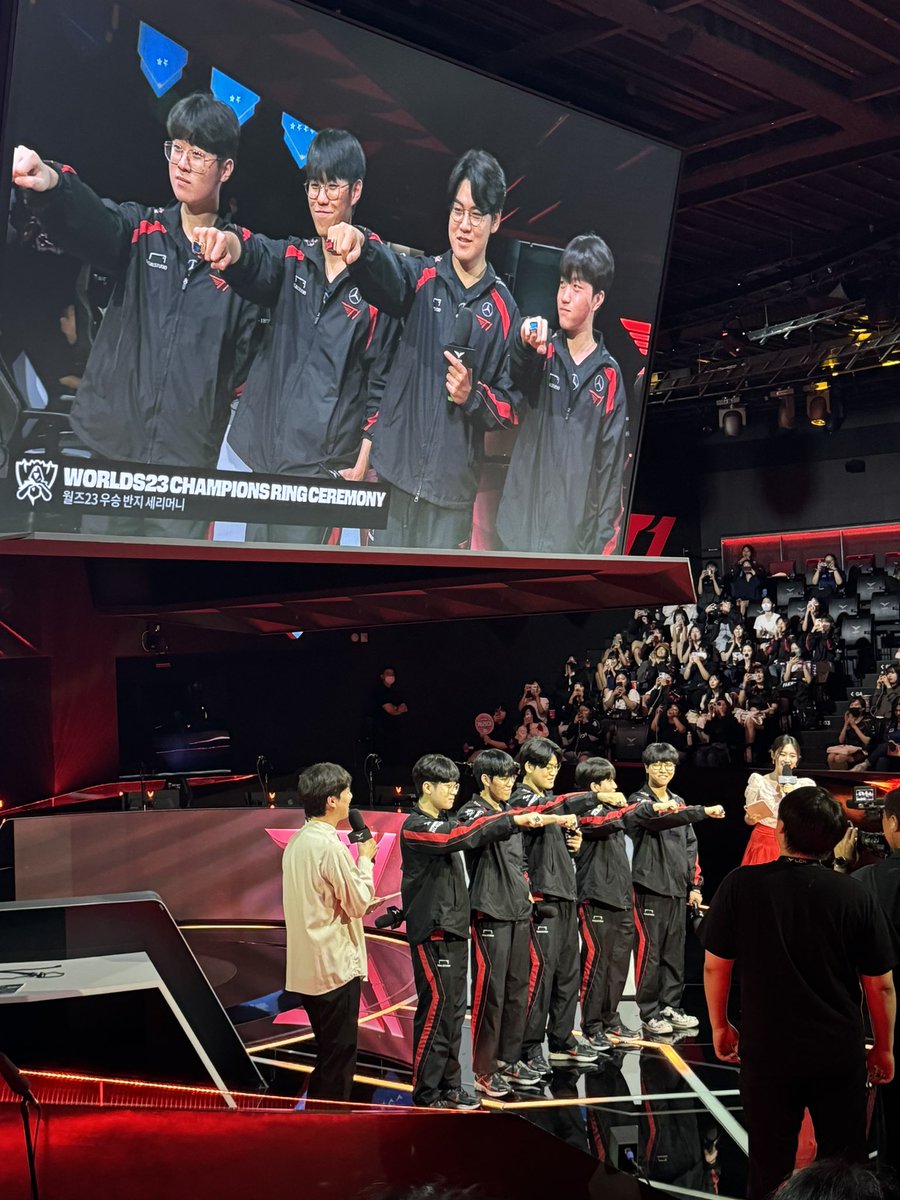 t1_full's tweet photo. 💍❤️ https://t.co/heztgmBSws