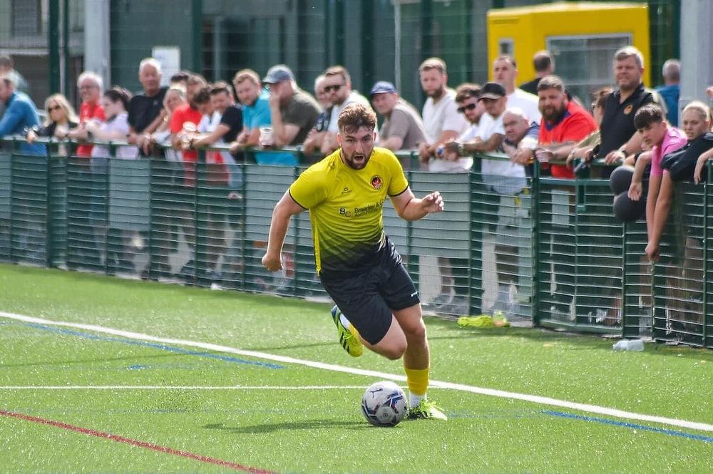 Dinnington Town began their new season with an emphatic statement of intent, as they beat Yorkshire Main at home. 

Match report 👇 

buff.ly/4dpRNOA