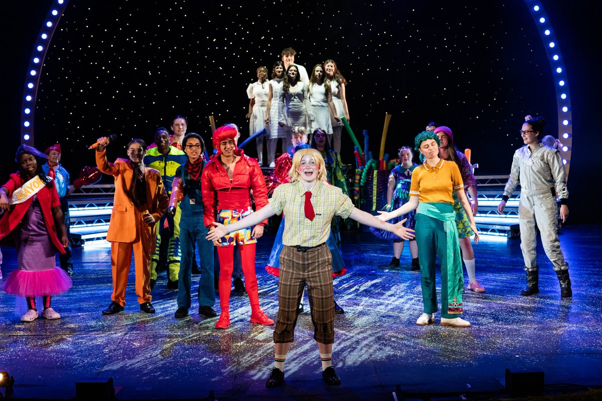 Queen's Theatre Hornchurch tweet media