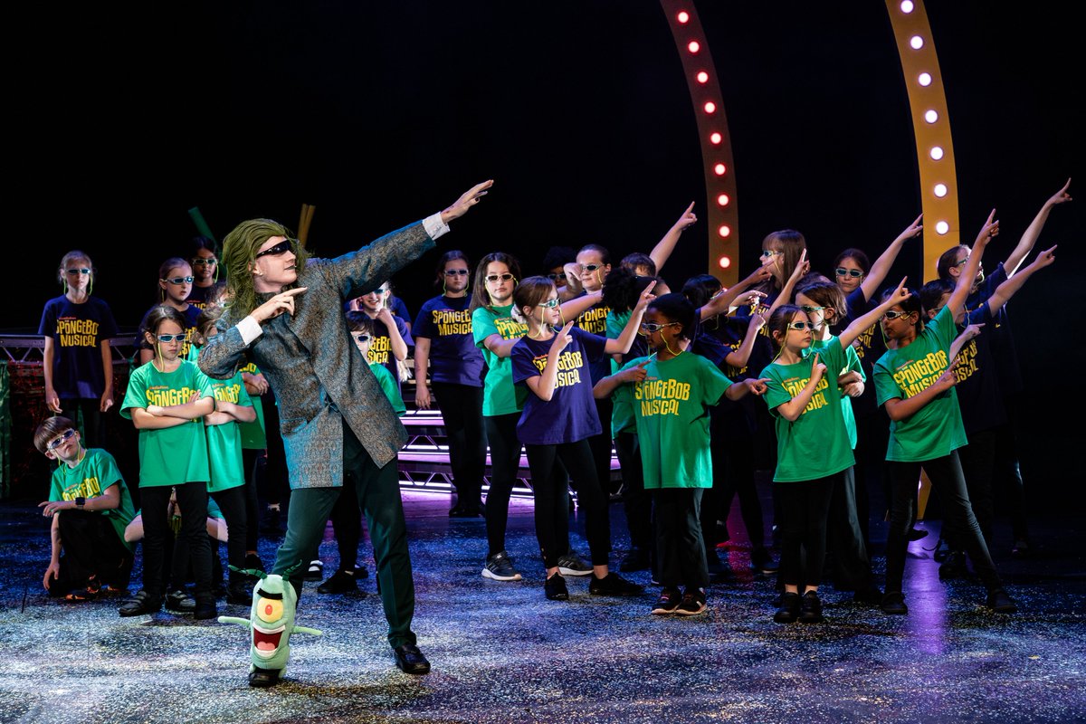 Queen's Theatre Hornchurch tweet media