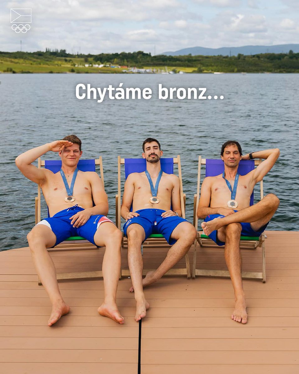 olympijskytym's tweet photo. 🥉 Co dělají naši šermíři na Olympijském festivalu u jezera Most? 🏖️ https://t.co/c2HiHiAIPC