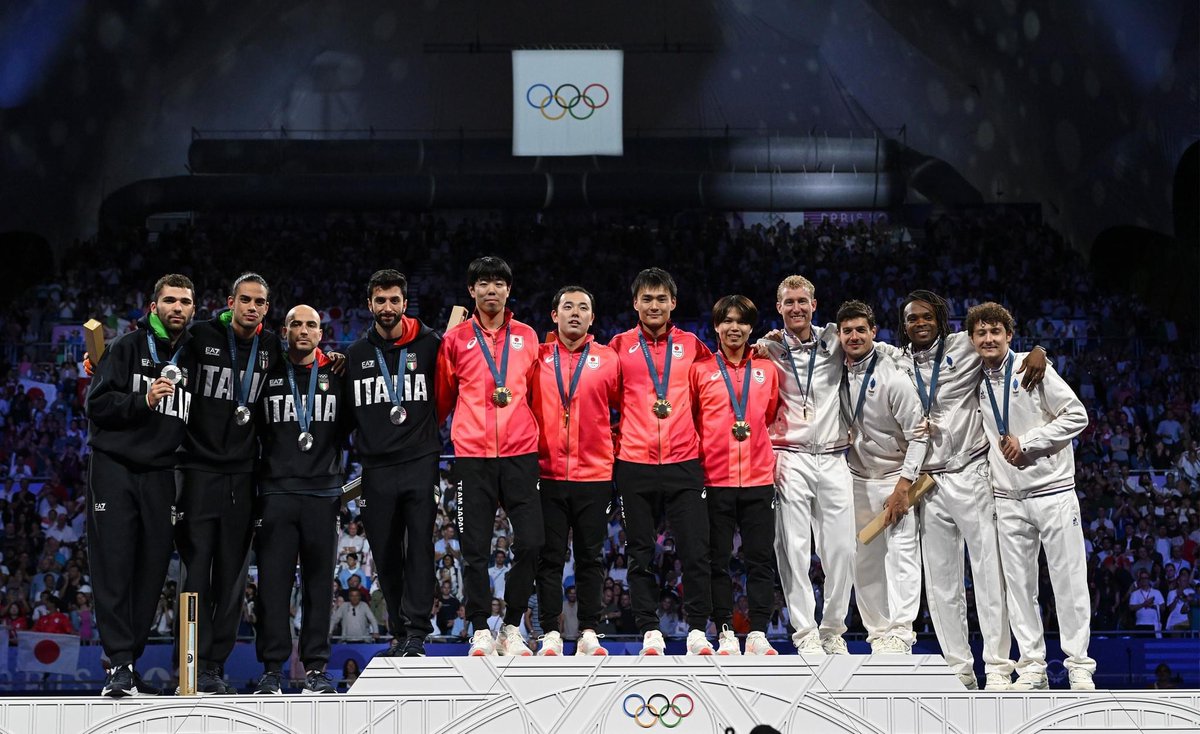 𝐅𝐞́𝐥𝐢𝐜𝐢𝐭𝐚𝐭𝐢𝐨𝐧𝐬 𝐚𝐮𝐱 𝐚𝐭𝐡𝐥𝐞̀𝐭𝐞𝐬 𝐣𝐚𝐩𝐨𝐧𝐚𝐢𝐬 𝐝'𝐞𝐬𝐜𝐫𝐢𝐦𝐞 🤺

Nous tenons à féliciter tous les escrimeurs des Jeux Olympiques de @paris2024 mais particulièrement les escrimeurs japonais qui font du Japon la première nation mondiale en escrime avec 4