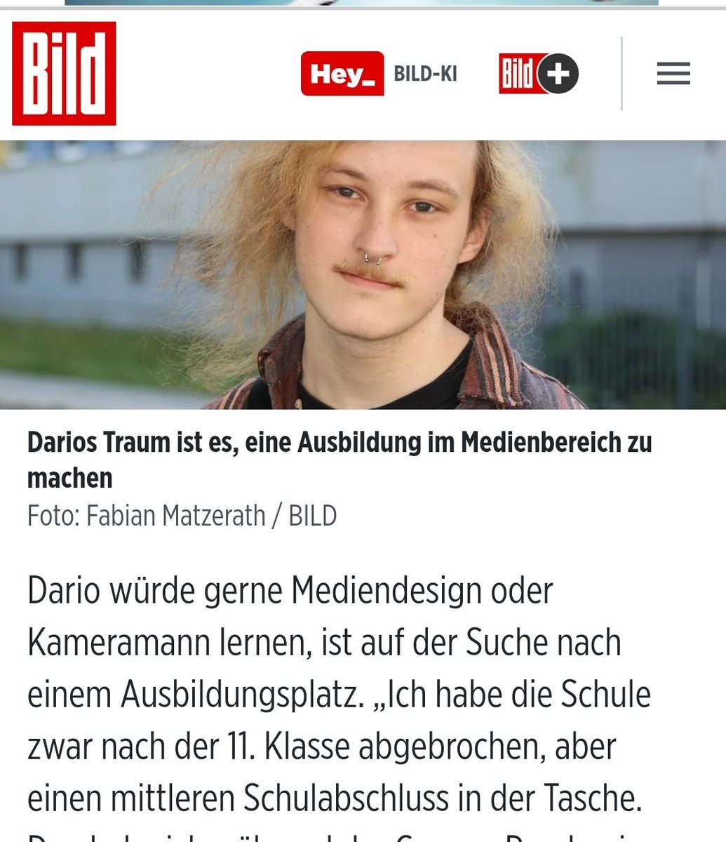 koert87's tweet photo. @queru_lant Nenn doch einfach alle Informationen bevor du es so aussehen lässt als hätte er keinen Abschluss.
Ja er hat die Schule abgebrochen aber erst nach der 11. Klasse heißt er hat einen Mittleren Bildungsabschluss. https://t.co/RljfaFz2F3