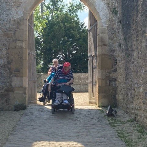 😎☀️Vendredi 2 août sortie au château de Crèvecoeur
#APFFrancehandicap 
#chateau