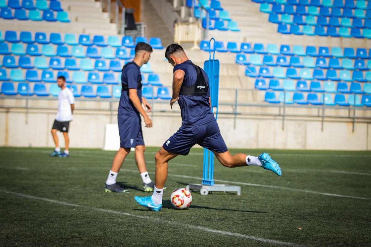 Nueva semana! ⚔️💙
<a href="/cfbadalonasad/">CF Badalona SAD Oficial</a>