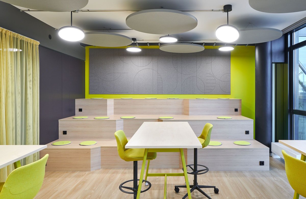 Archello's tweet photo. RTL Germany's Informal Meeting Hubs by @EvoDesignSwiss feature vibrant spaces to foster social interactions and provide alternatives to traditional meetings.
https://t.co/g90u29AOjS
#WorkplaceDesign #AdaptiveSpaces #CreativeCollaboration https://t.co/8oMxMlSv3F