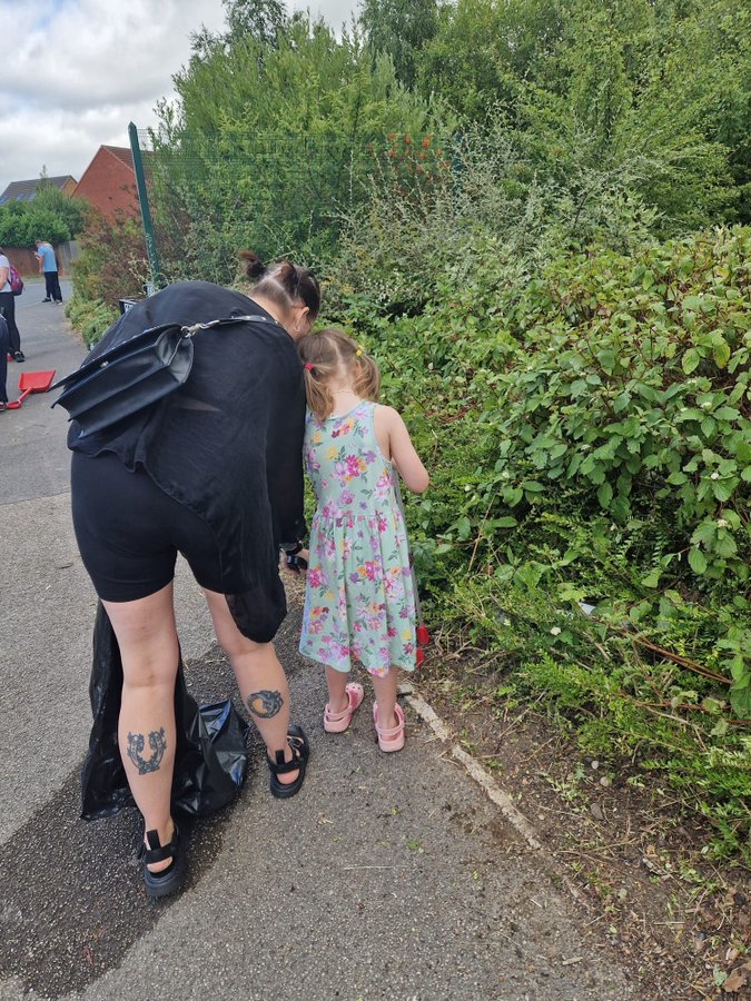 I want to share with you this side of Rotherham: the local community cleaning up today outside the hotel targeted in yesterday's rioting. Via <a href="/RMBCPress/">Rotherham Council</a>
