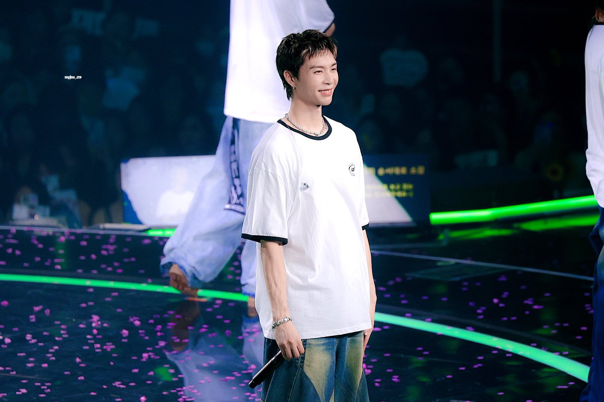 240804

#쟈니 #johnny #서영호 
#NCT127