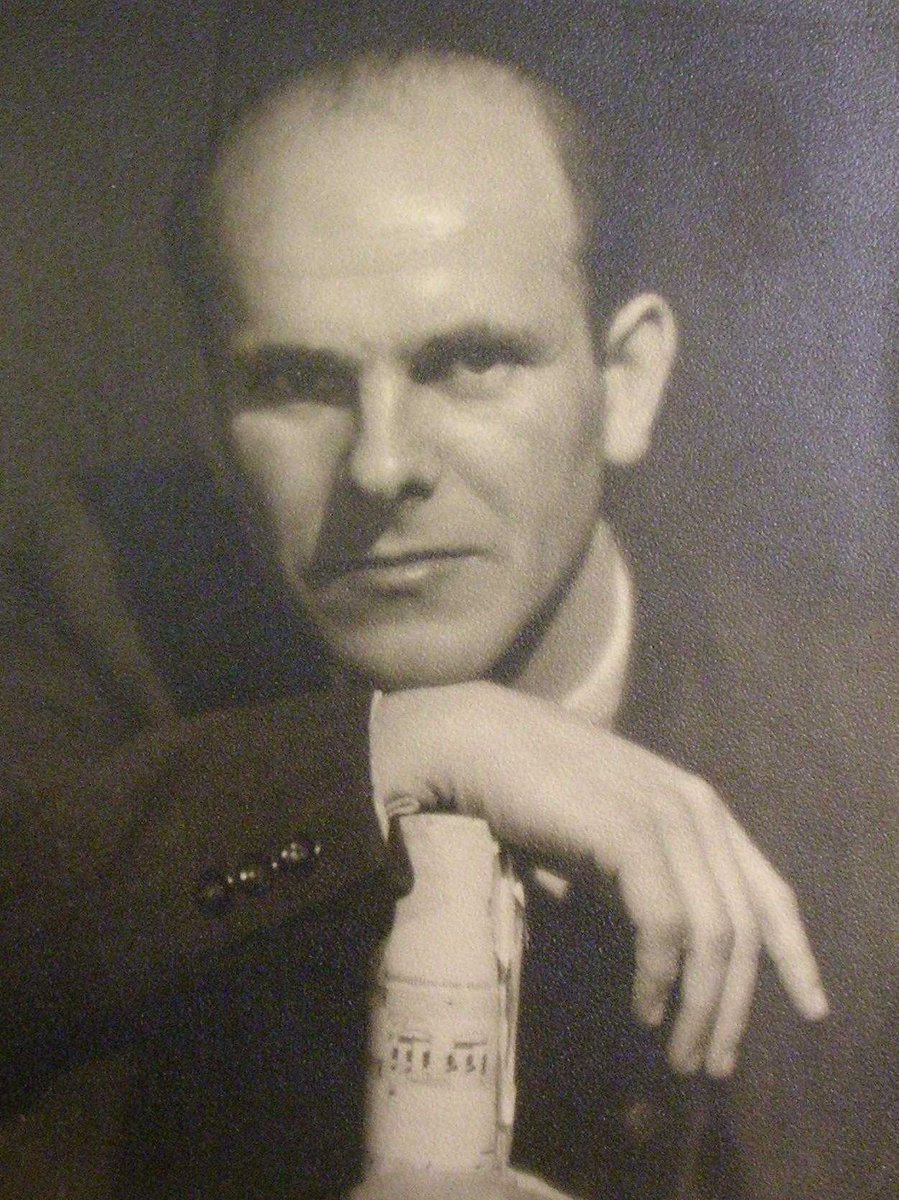 AuschwitzMuseum's tweet photo. 5 August 1907 | A Pole Adam Kopyciński was born in Osielec Podhalański.

In #Auschwitz from 8 January 1942. 
No. 25294

He played piano &amp; lyre in the camp orchestra. In May 1944, he became its conductor.

Liberated in Ebensee.
After the war the director of the opera in Wrocław. https://t.co/xfTqZoQzBw