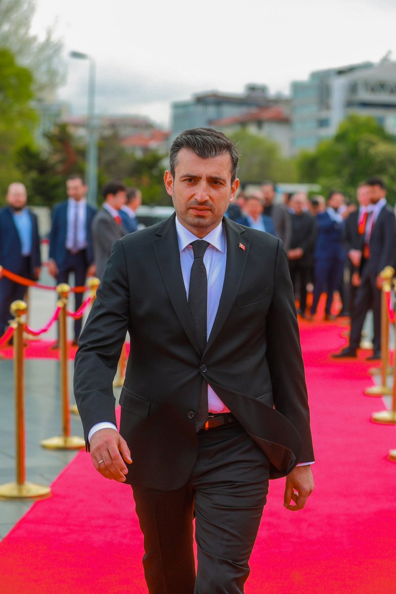 Ukrayna'ya bol bol bedava İHA'lar SİHA'lar veren Selçuk Bayraktar Gazze'ye neden göndermiyor...?!🤔